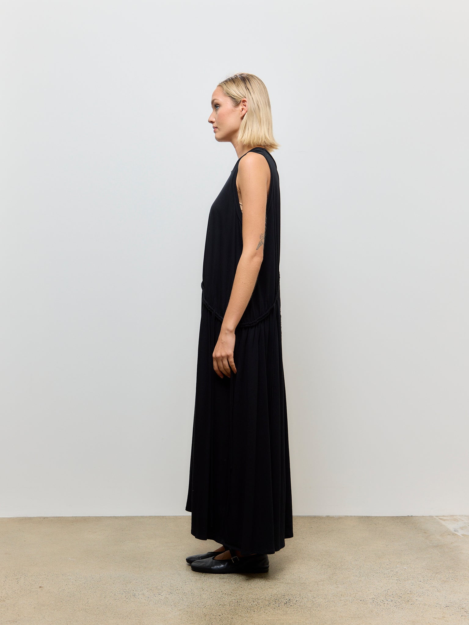 Chain Stitch Cut Long Dress Black