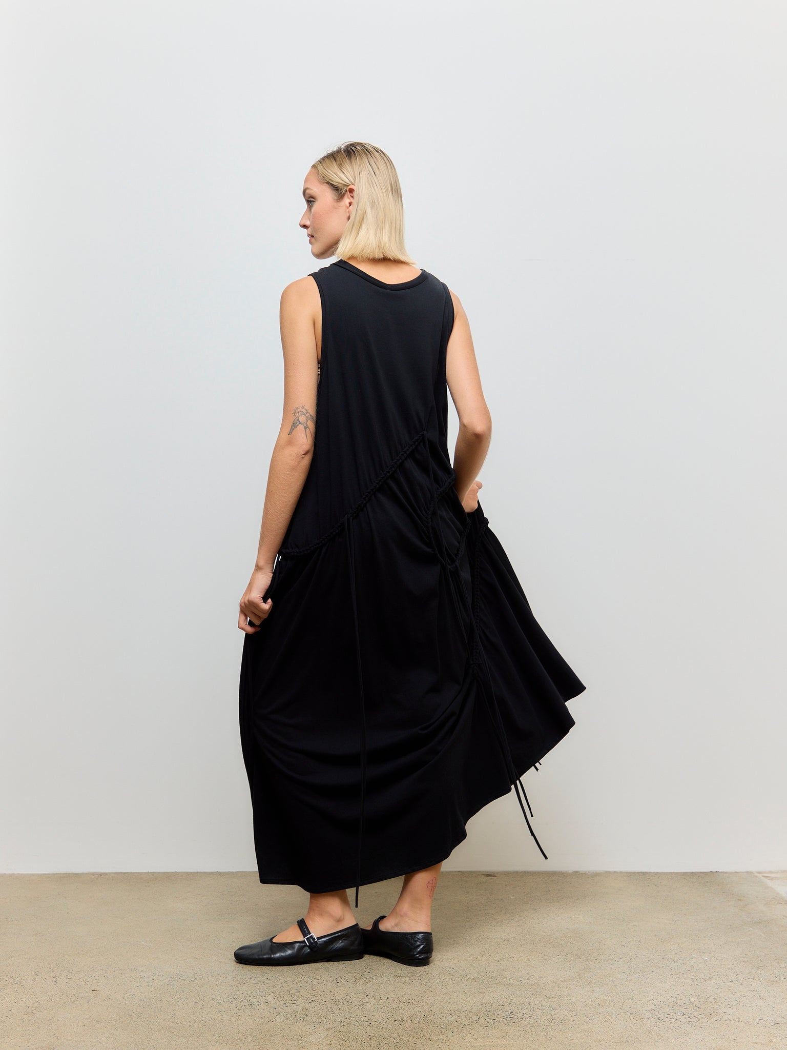 Chain Stitch Cut Long Dress Black