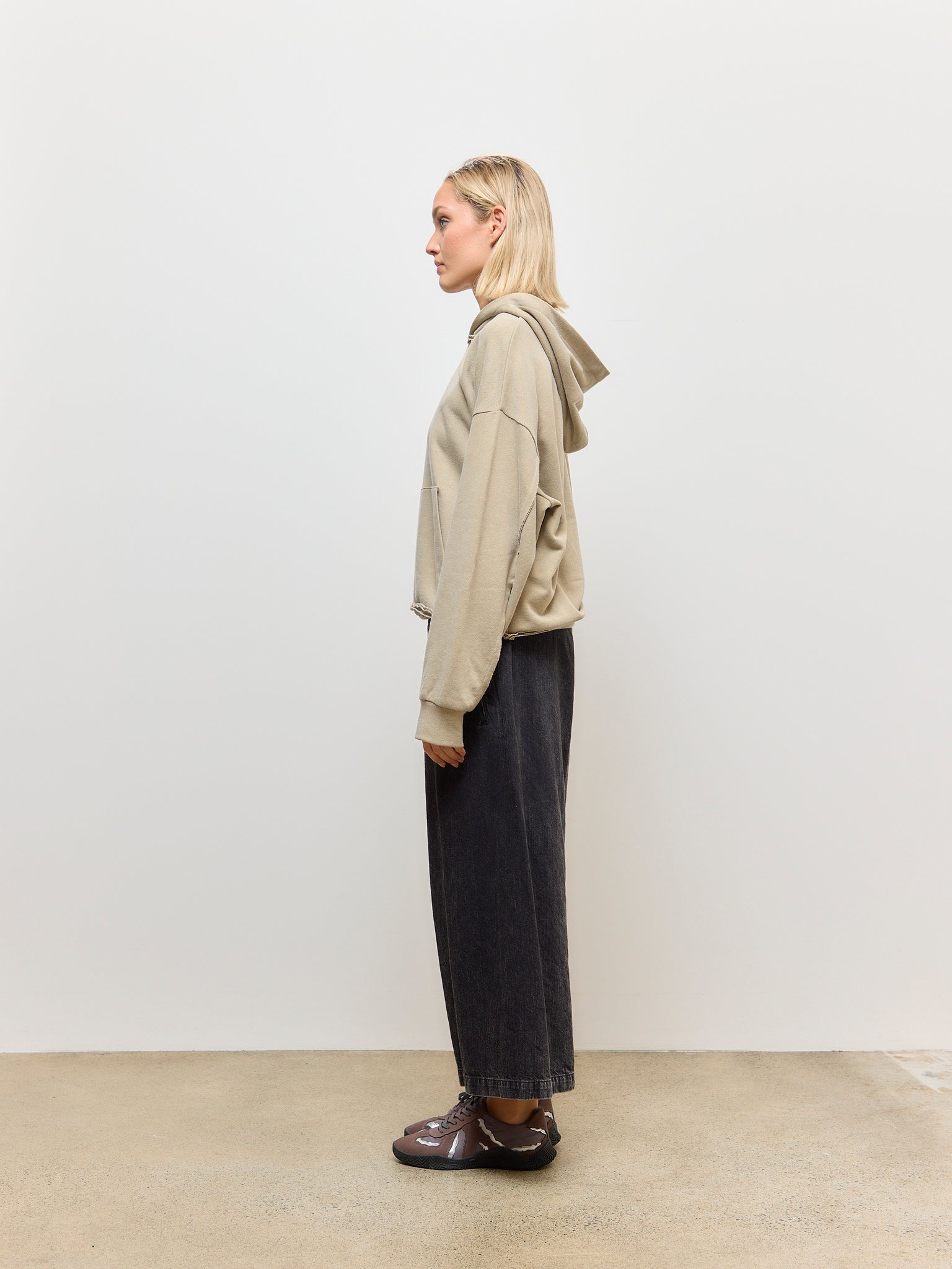 Y Cropped Hoodie Beige