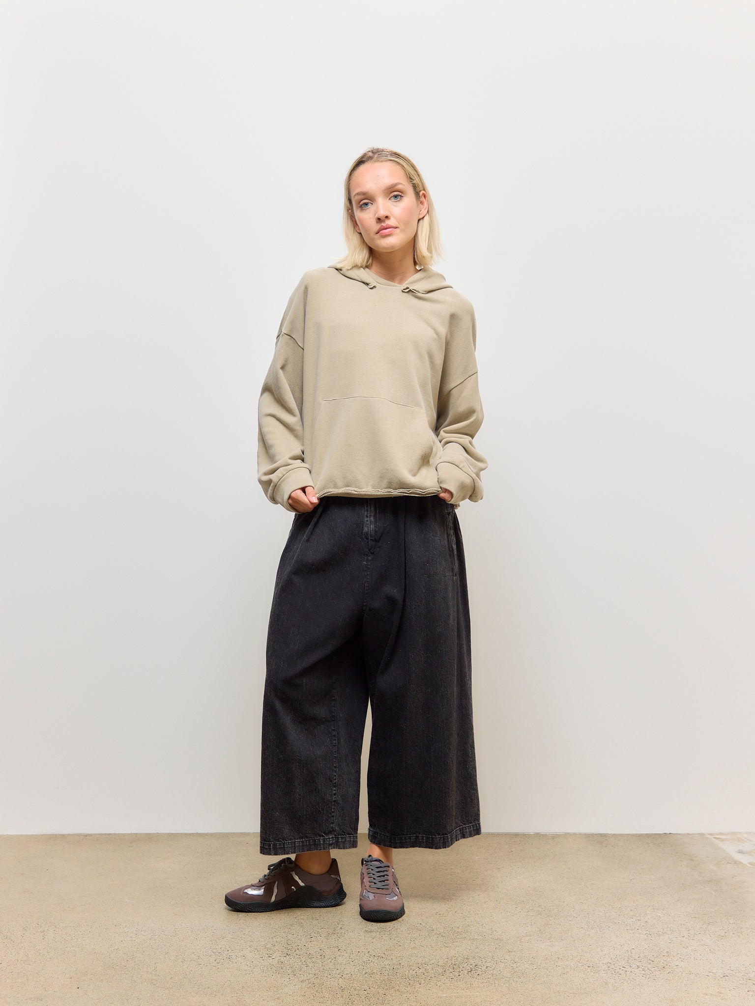 Y Cropped Hoodie Beige