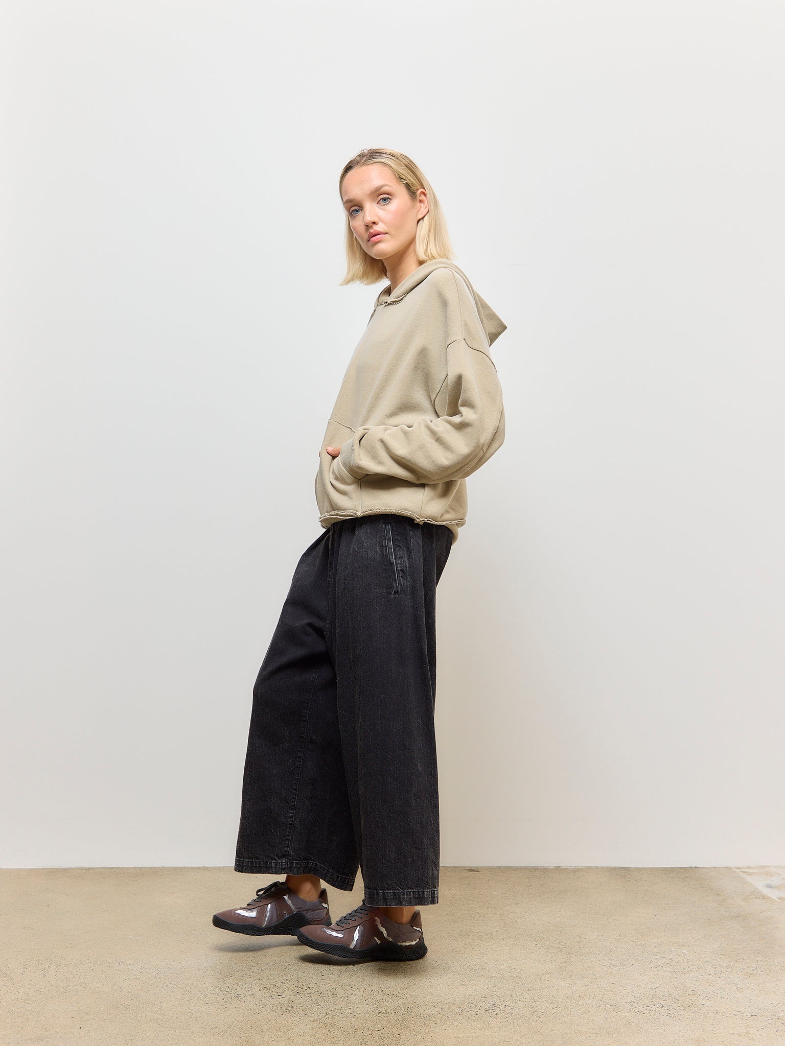 Y Cropped Hoodie Beige