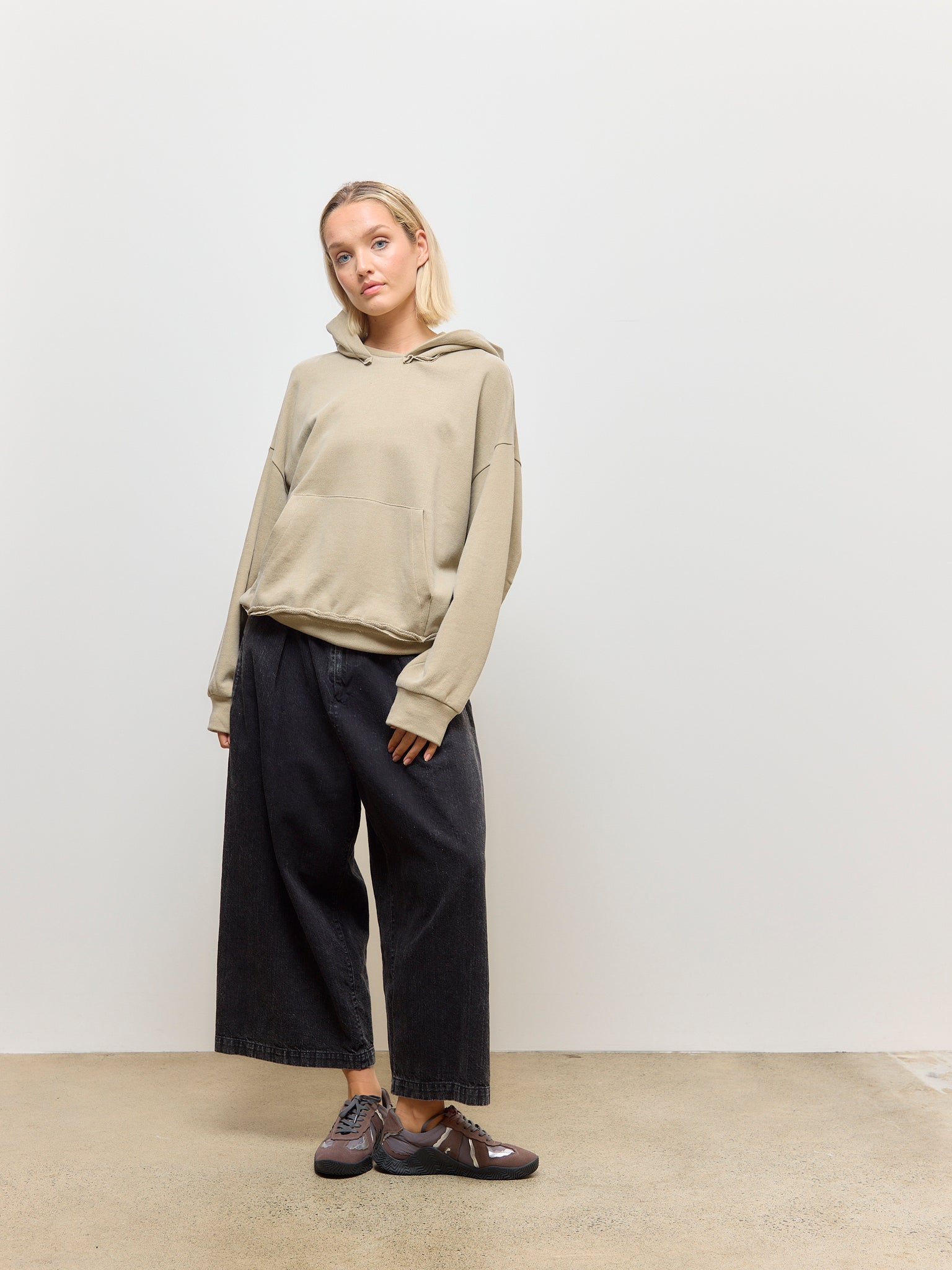 Y Cropped Hoodie Beige