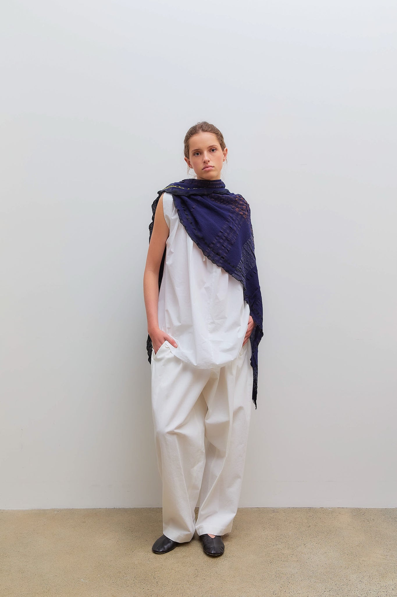Plaid Frill Scarf Navy