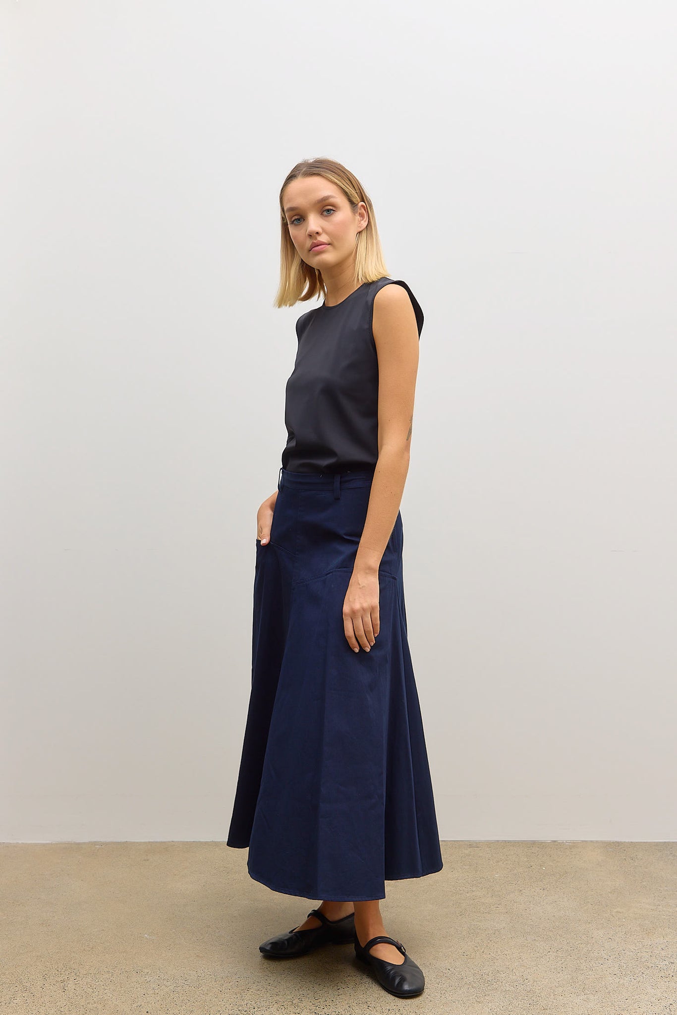 Front Panel Pocket Skirt Navy