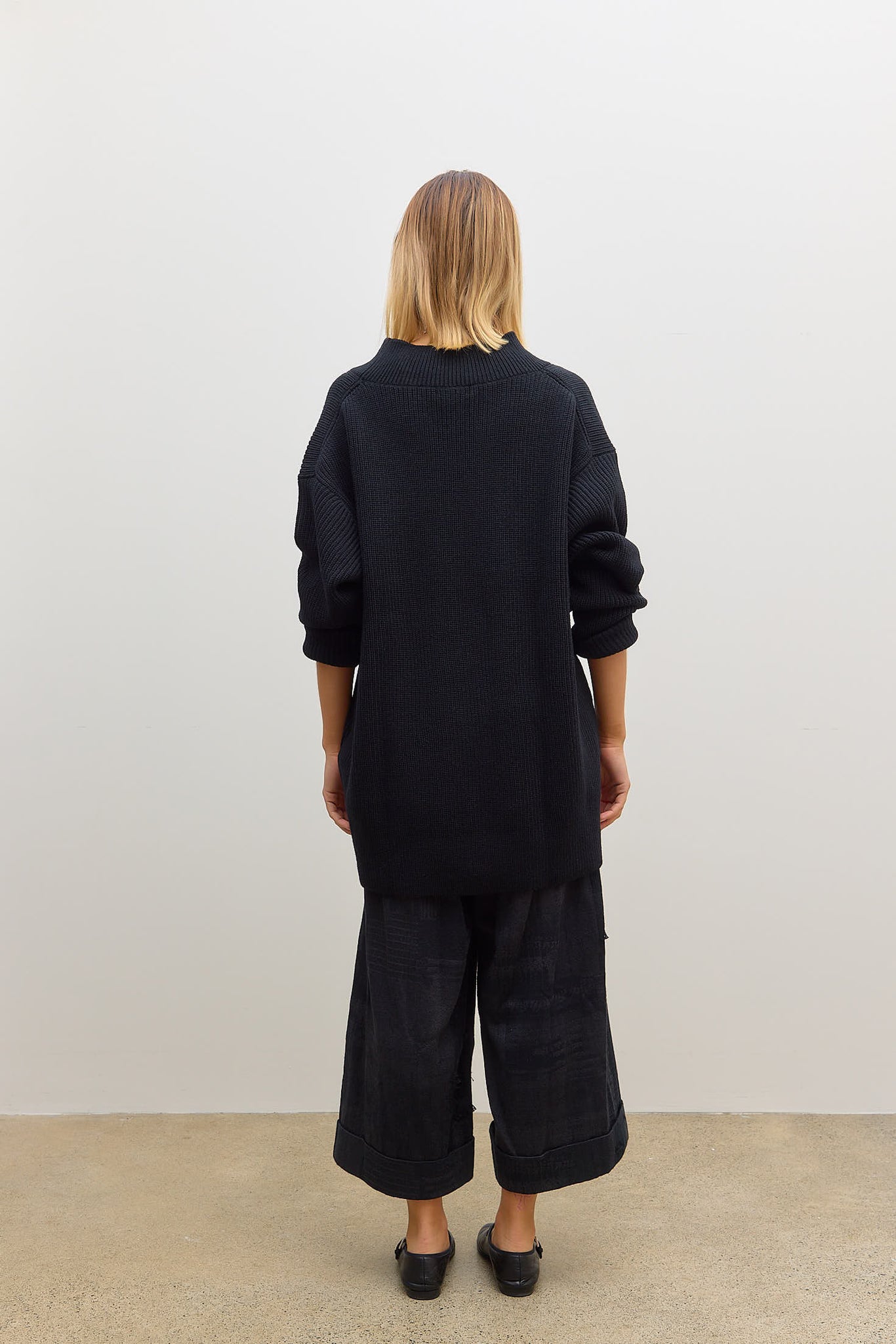 Big V Neck Knit Pullover Black
