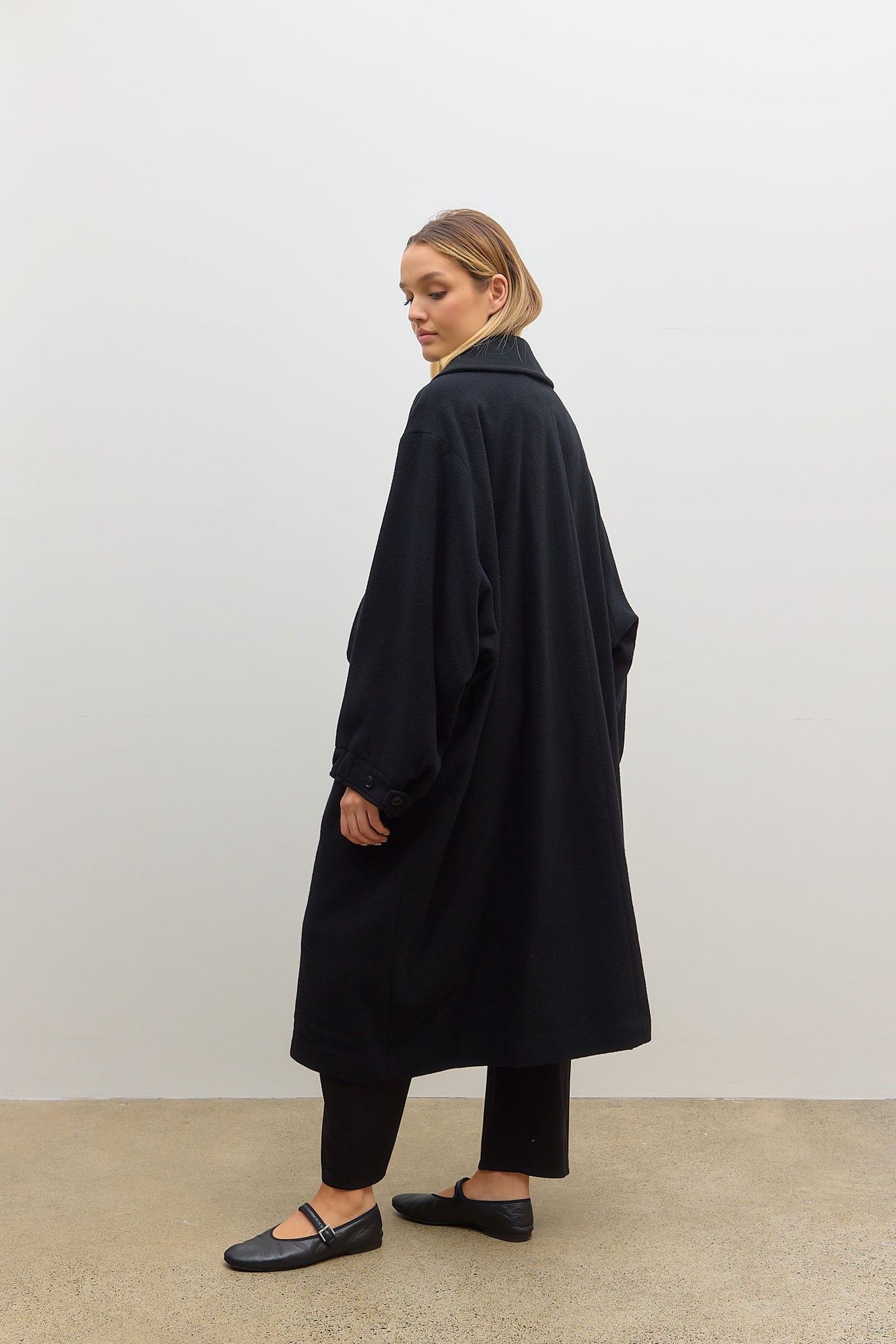 U Big Pocket Coat Black