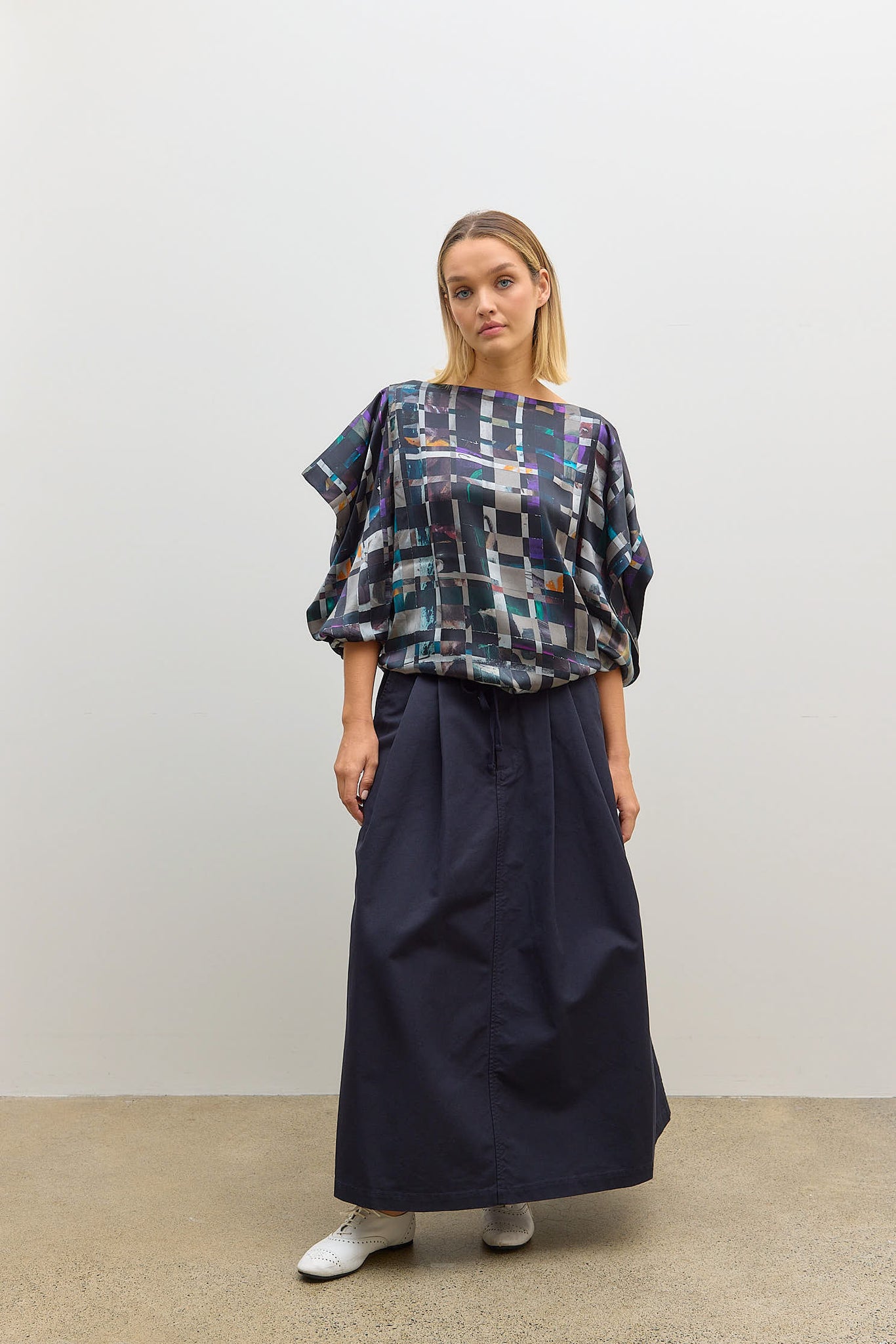 Book Sleeve Top Black Multi
