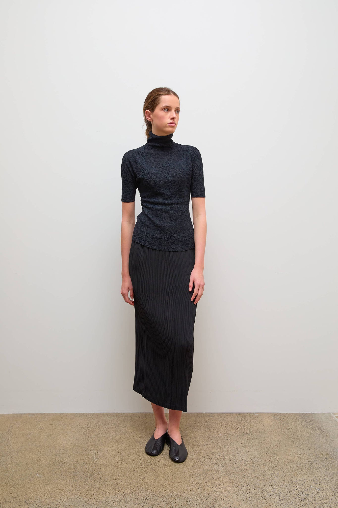 Body Knit Short Sleeve Pullover Black