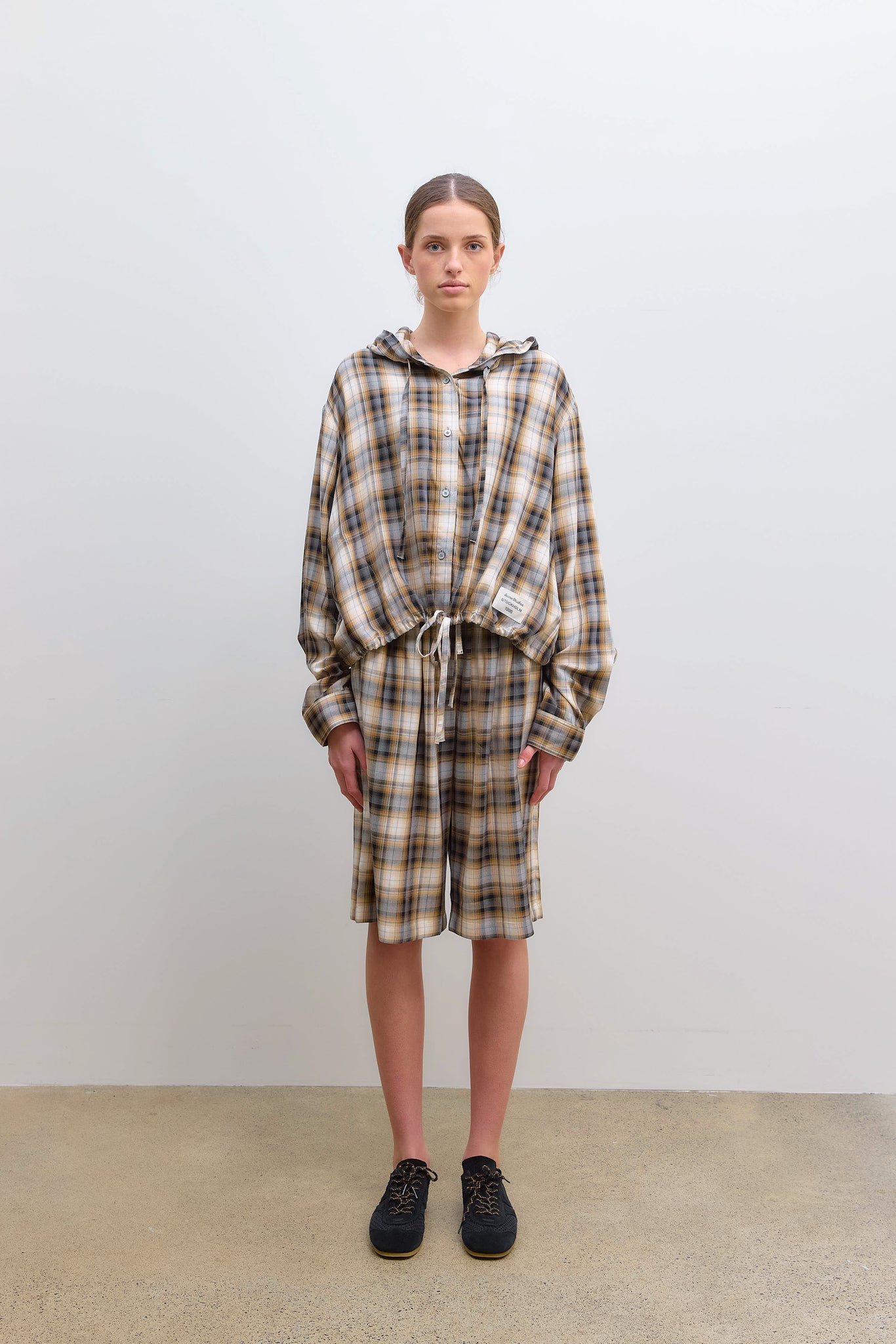 Check Blouse with Hood Beige Black