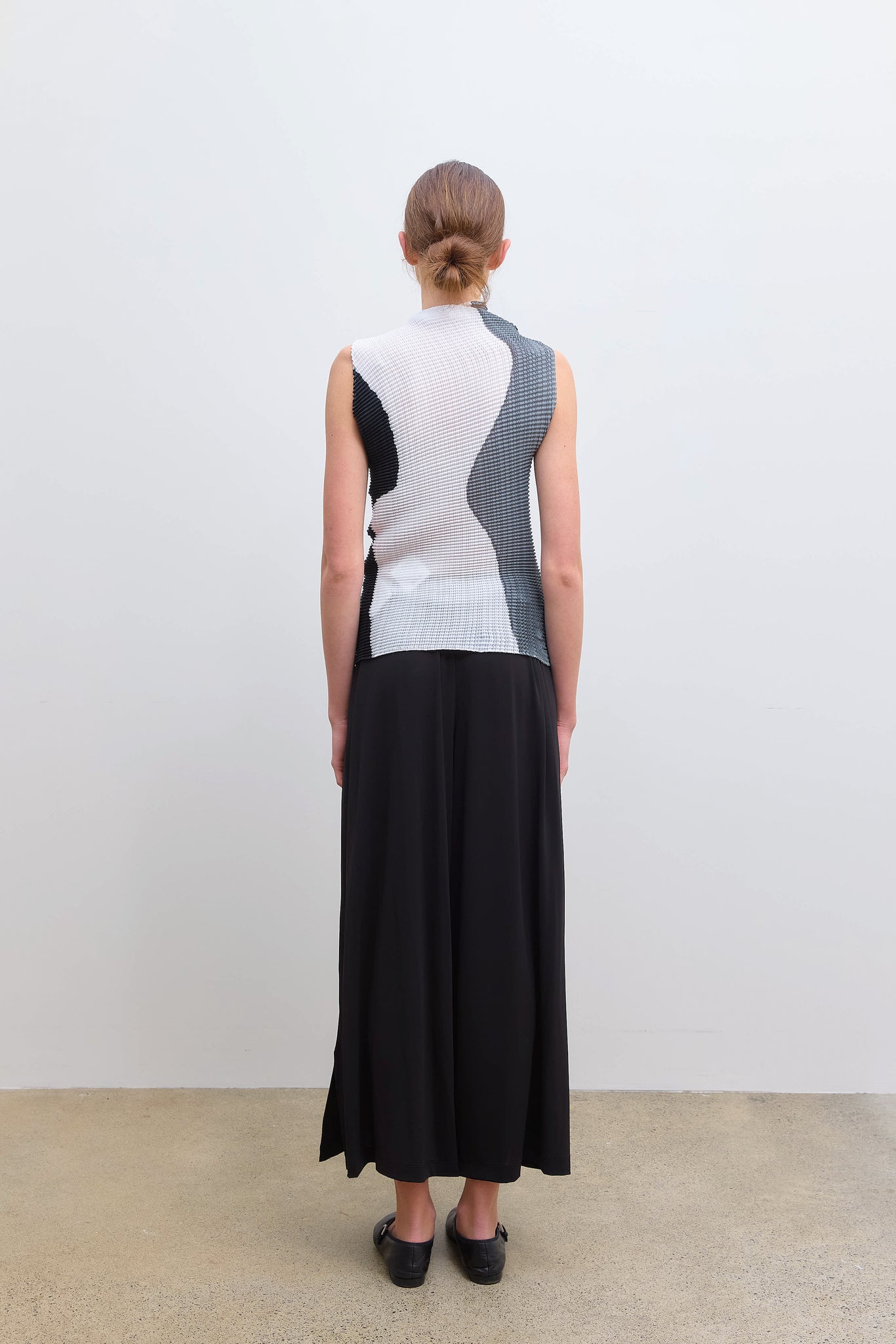 Abstract Tint Top White Black
