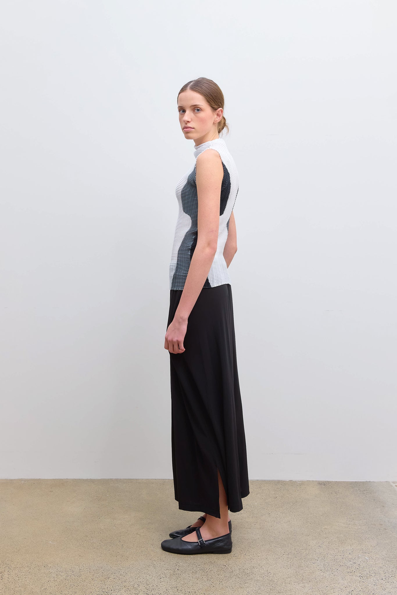Abstract Tint Top White Black