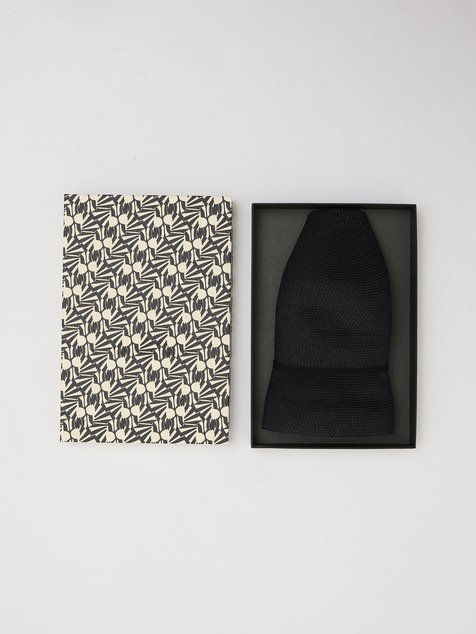 Paper Braid Light Hat Short Rim Mix Black and Black