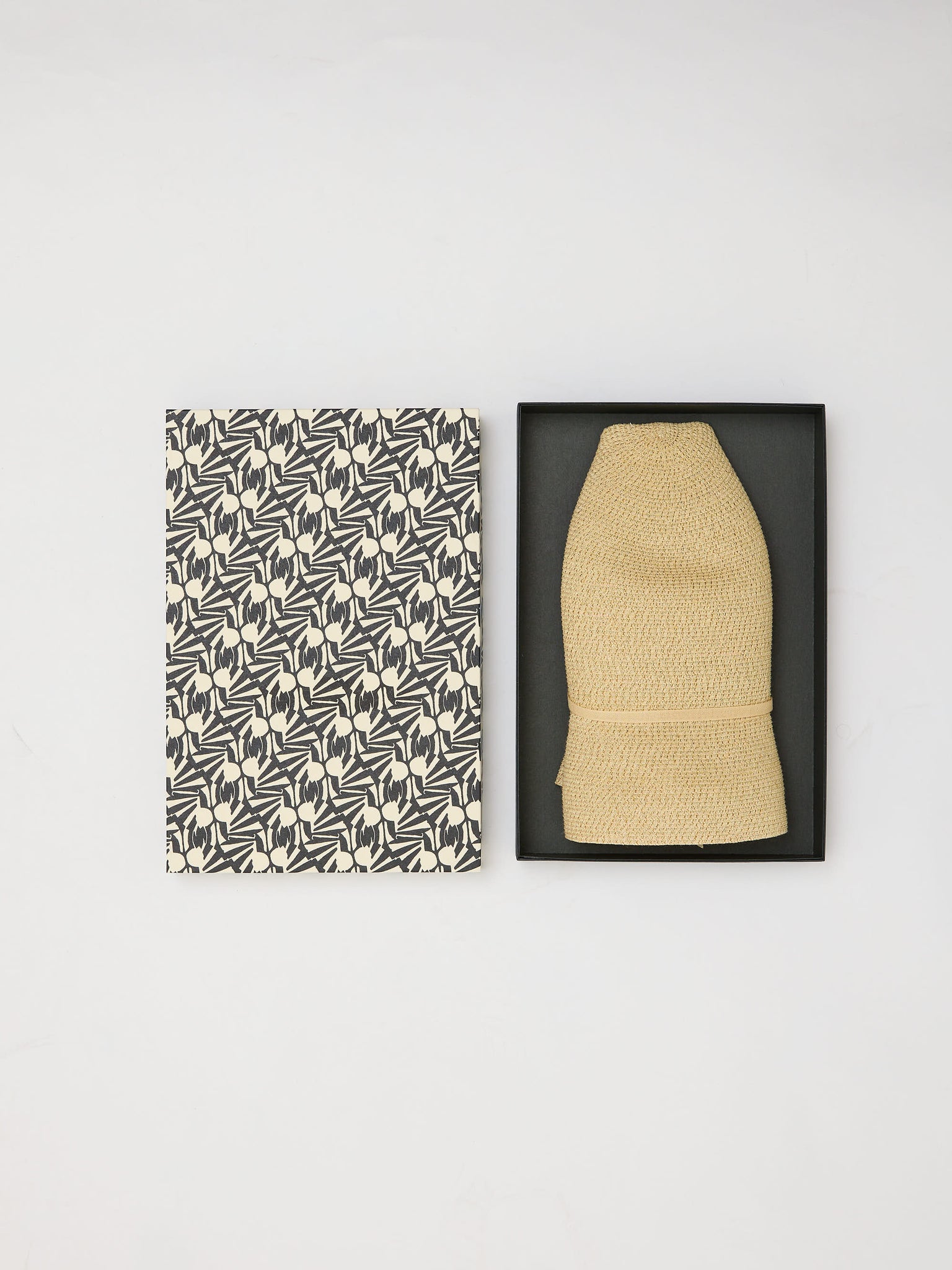 Paper Braid Light Hat Short Rim Natural Pale Beige