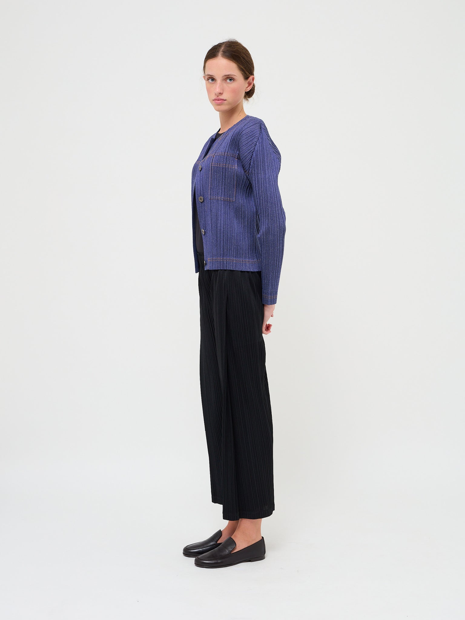 Light Wave Tuck Pleat Pants Black