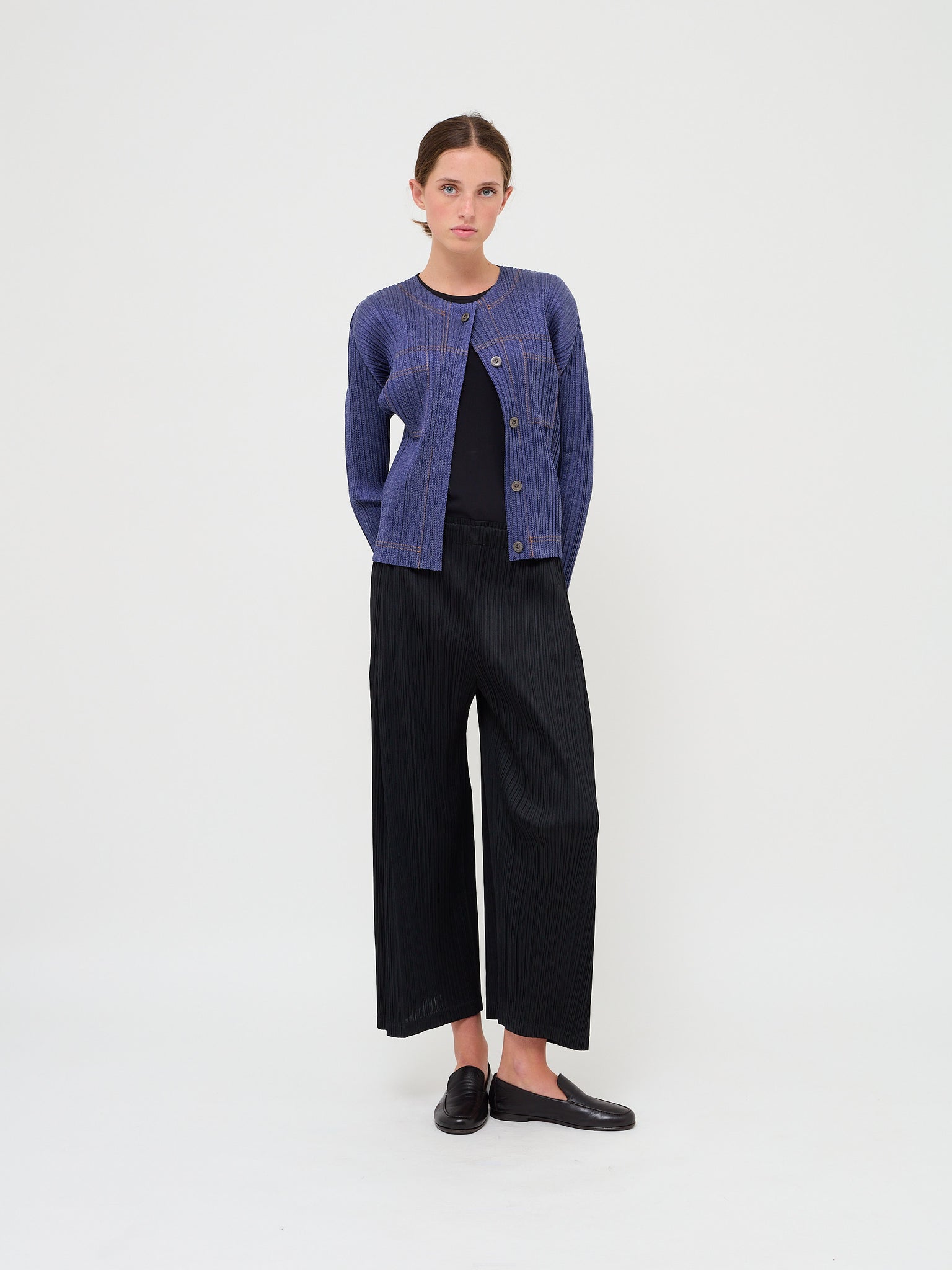 Light Wave Tuck Pleat Pants Black