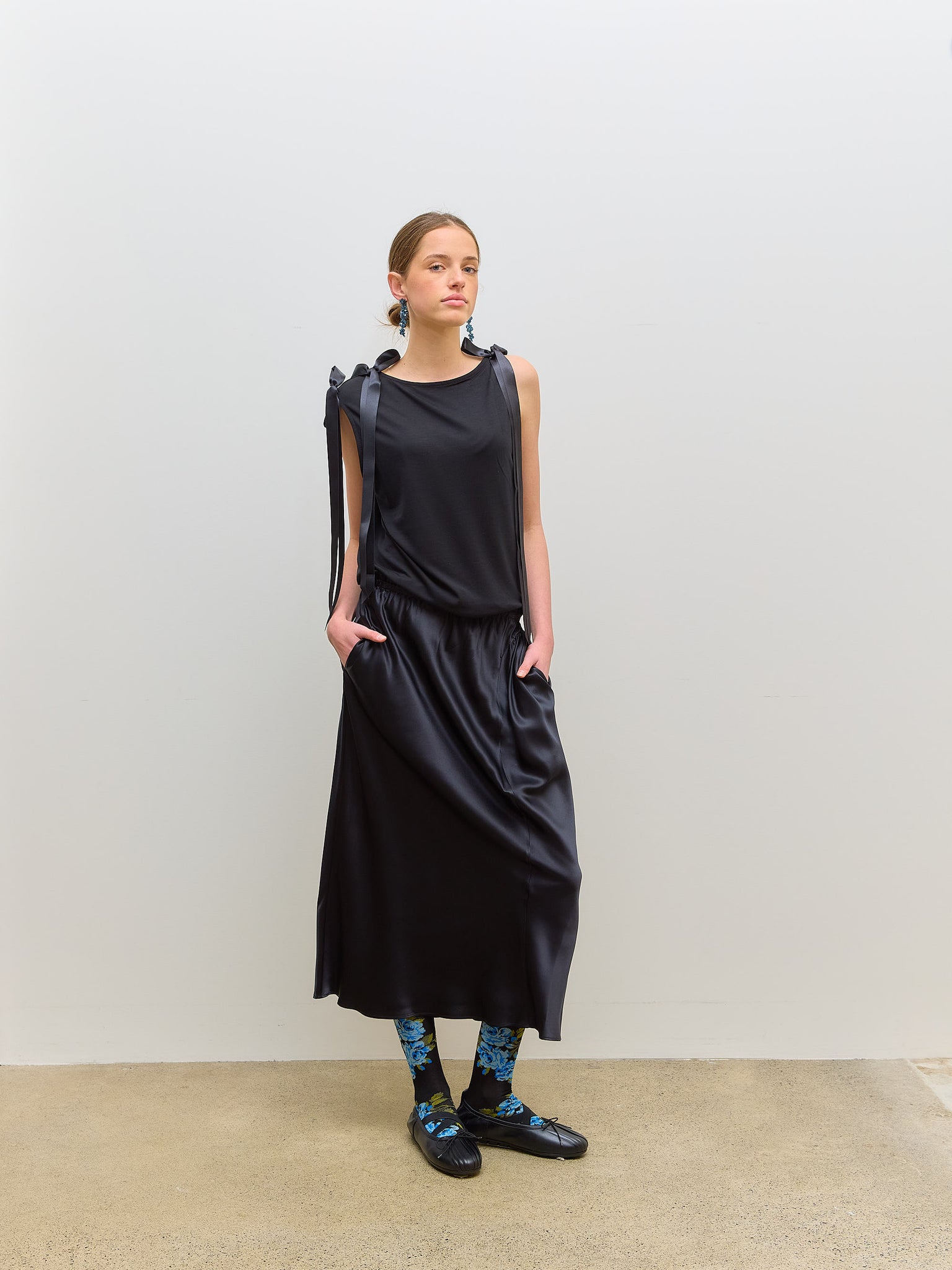 Silk Satin Hip Easy Skirt Black