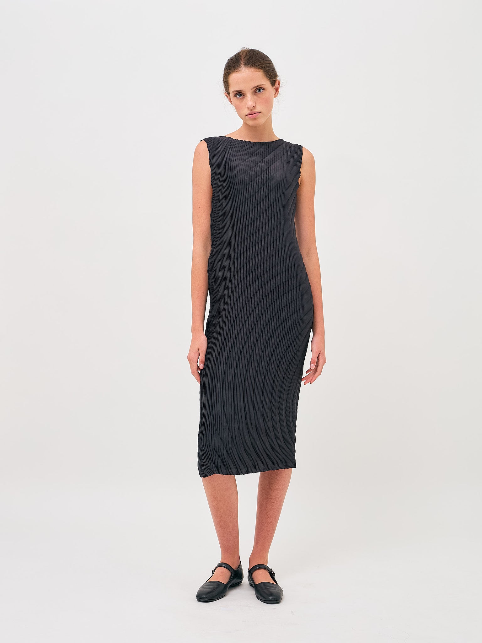 Dress Nuance Pleats Solid Black