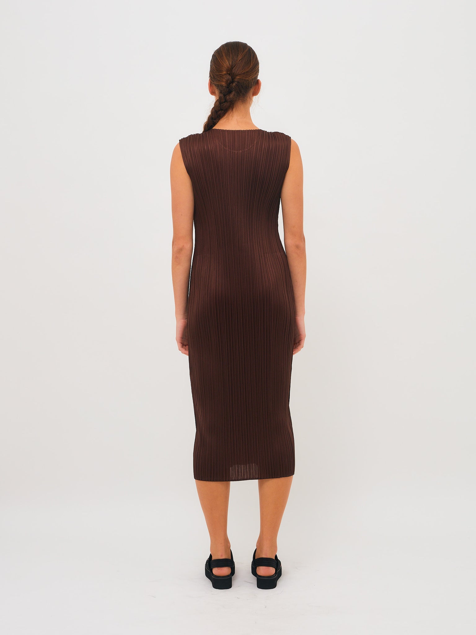 Sleeveless Pleat Dress Brown