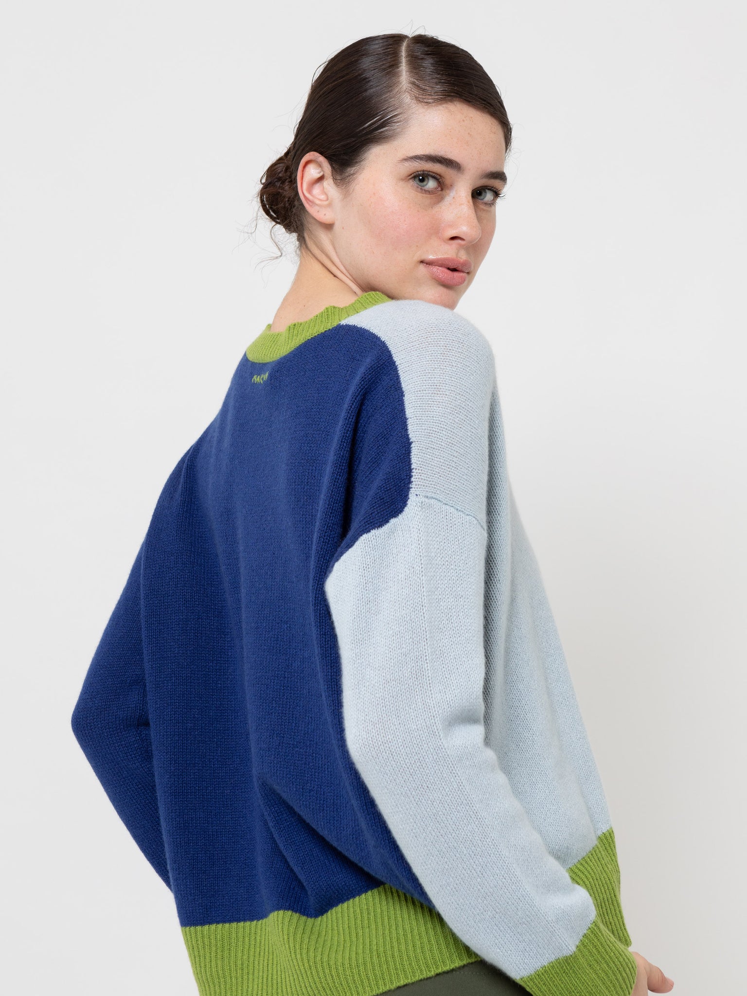 Roundneck Cashmere Sweater Blue