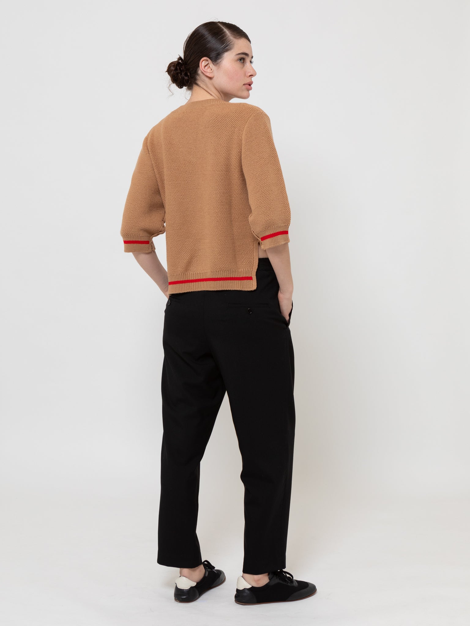 V-Neck Short Sweater Beige Red