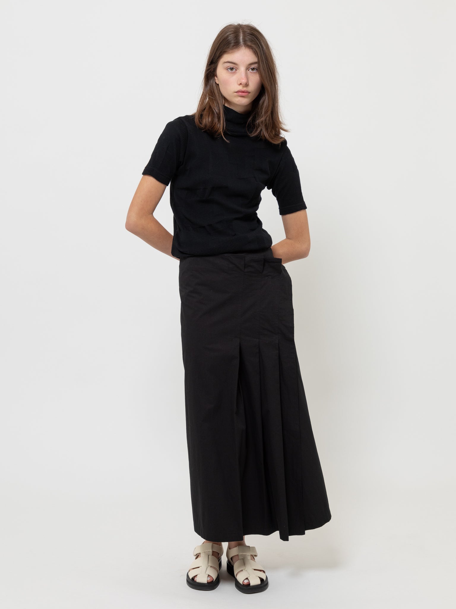 H Pleated Wrap Skirt Black