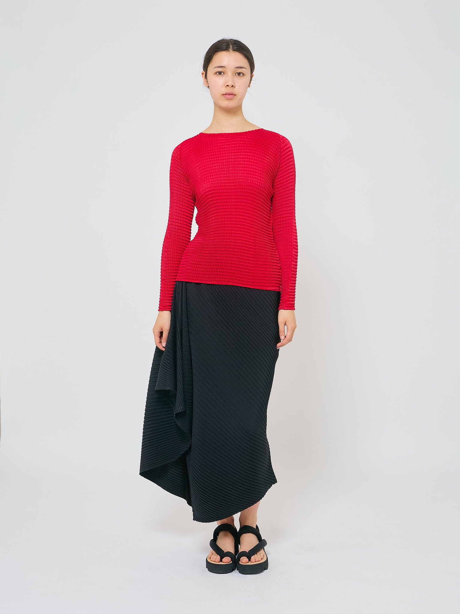 Suede Like Pleats Top Nadeshiko Red