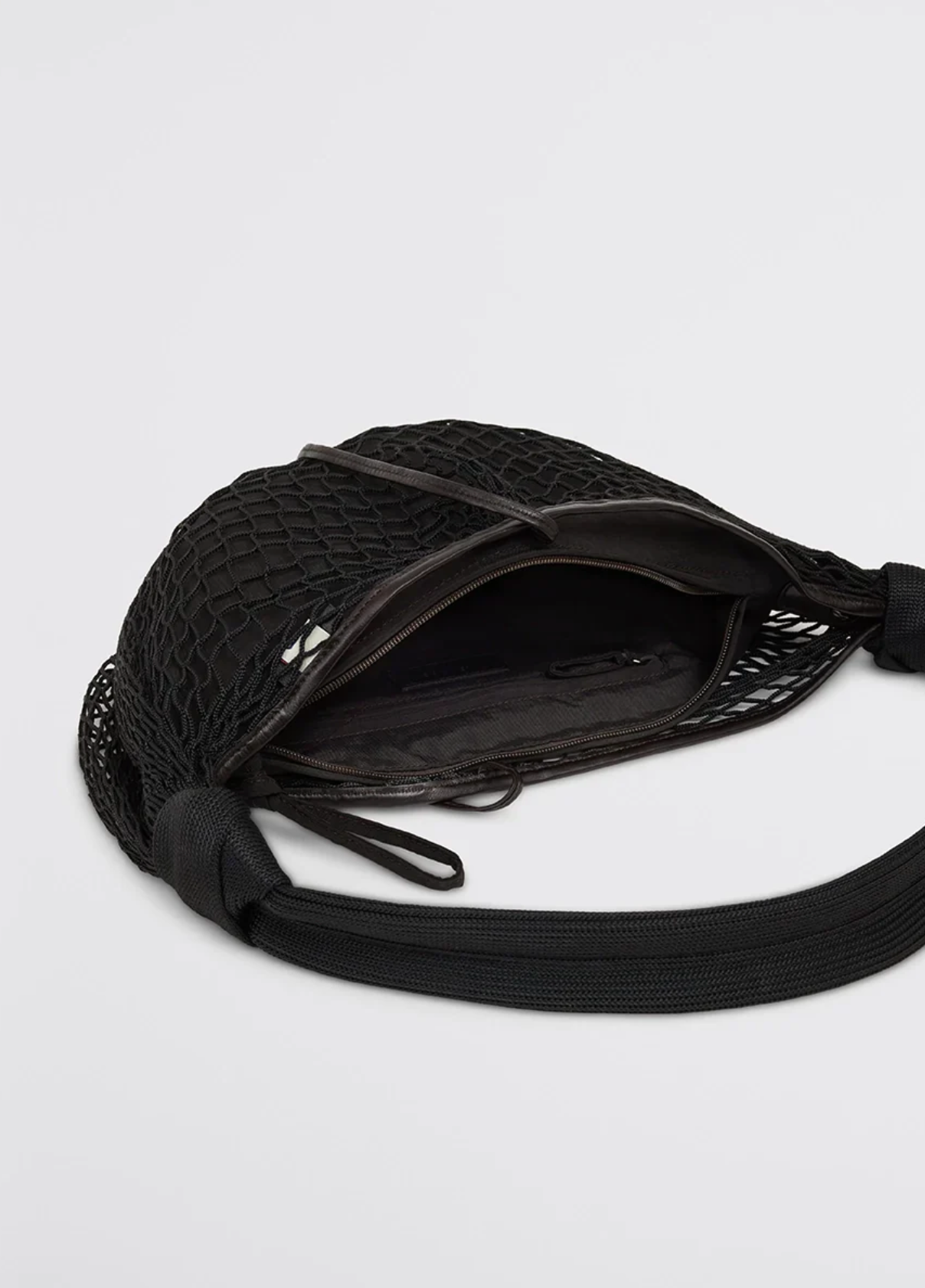 Fortune Croissant Filt Bag Black