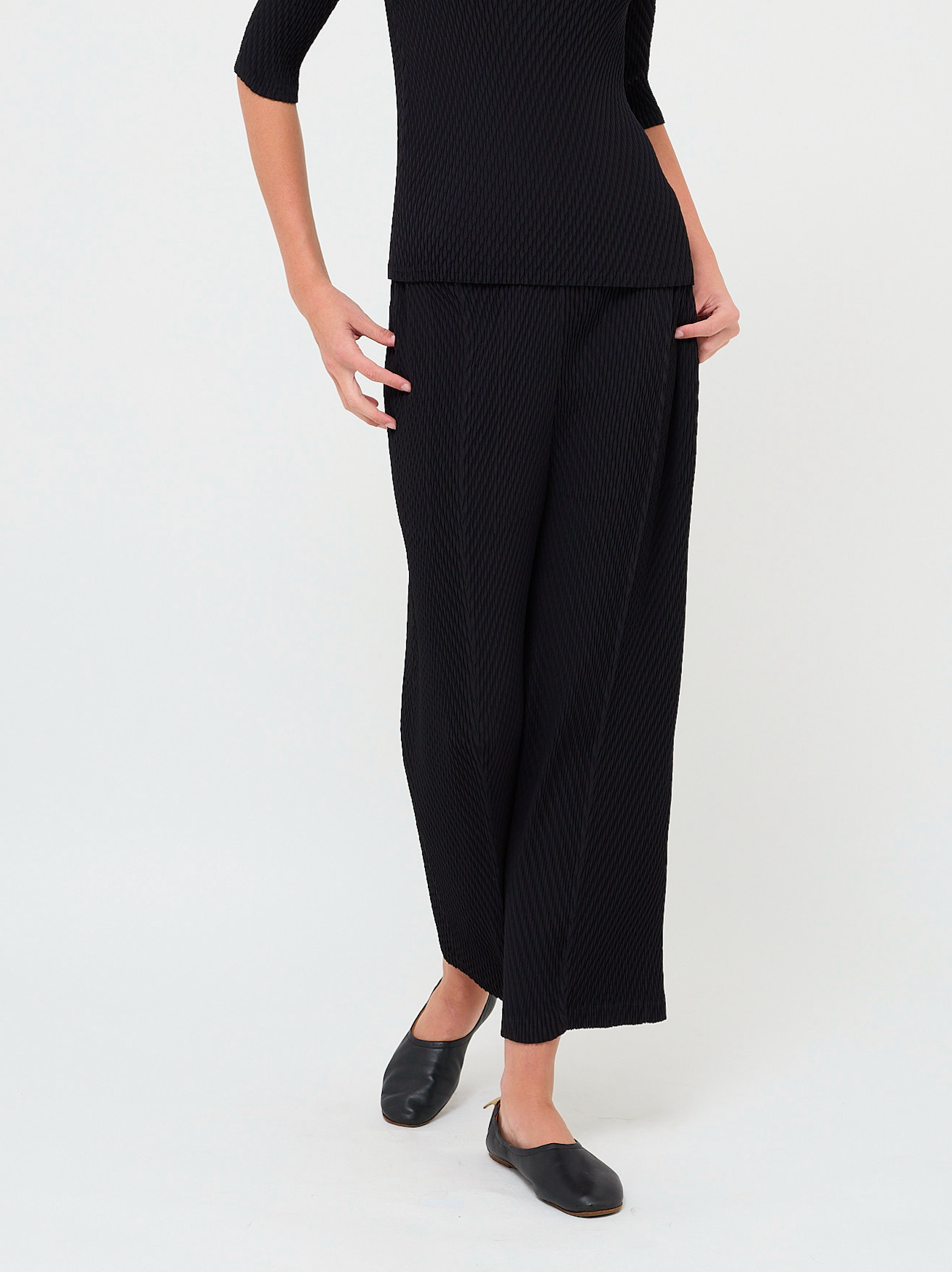 Rhombus Pleat Pants Black