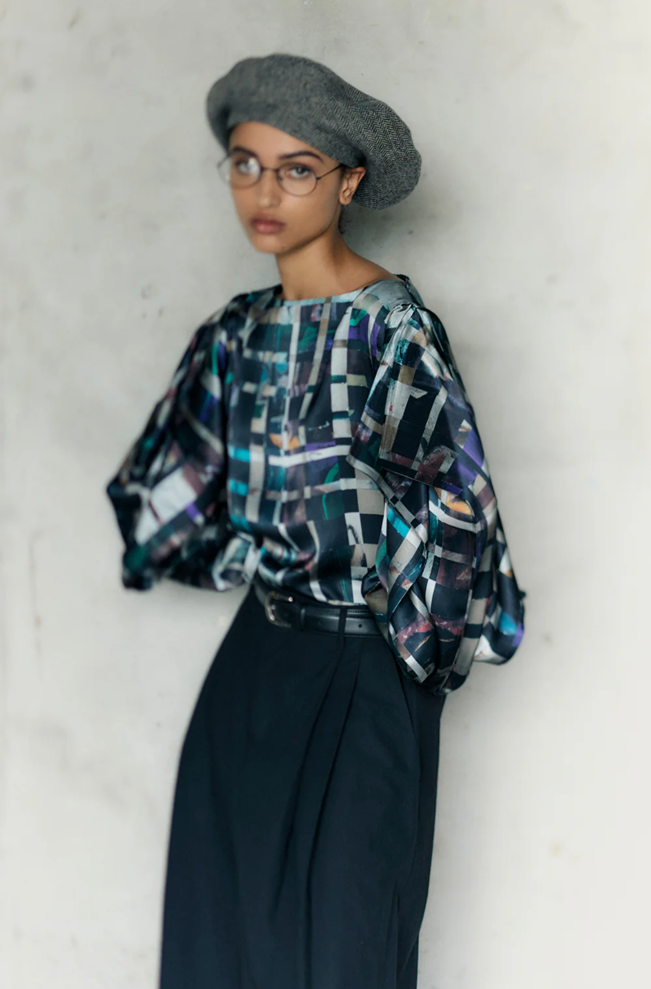 Book Sleeve Top Black Multi
