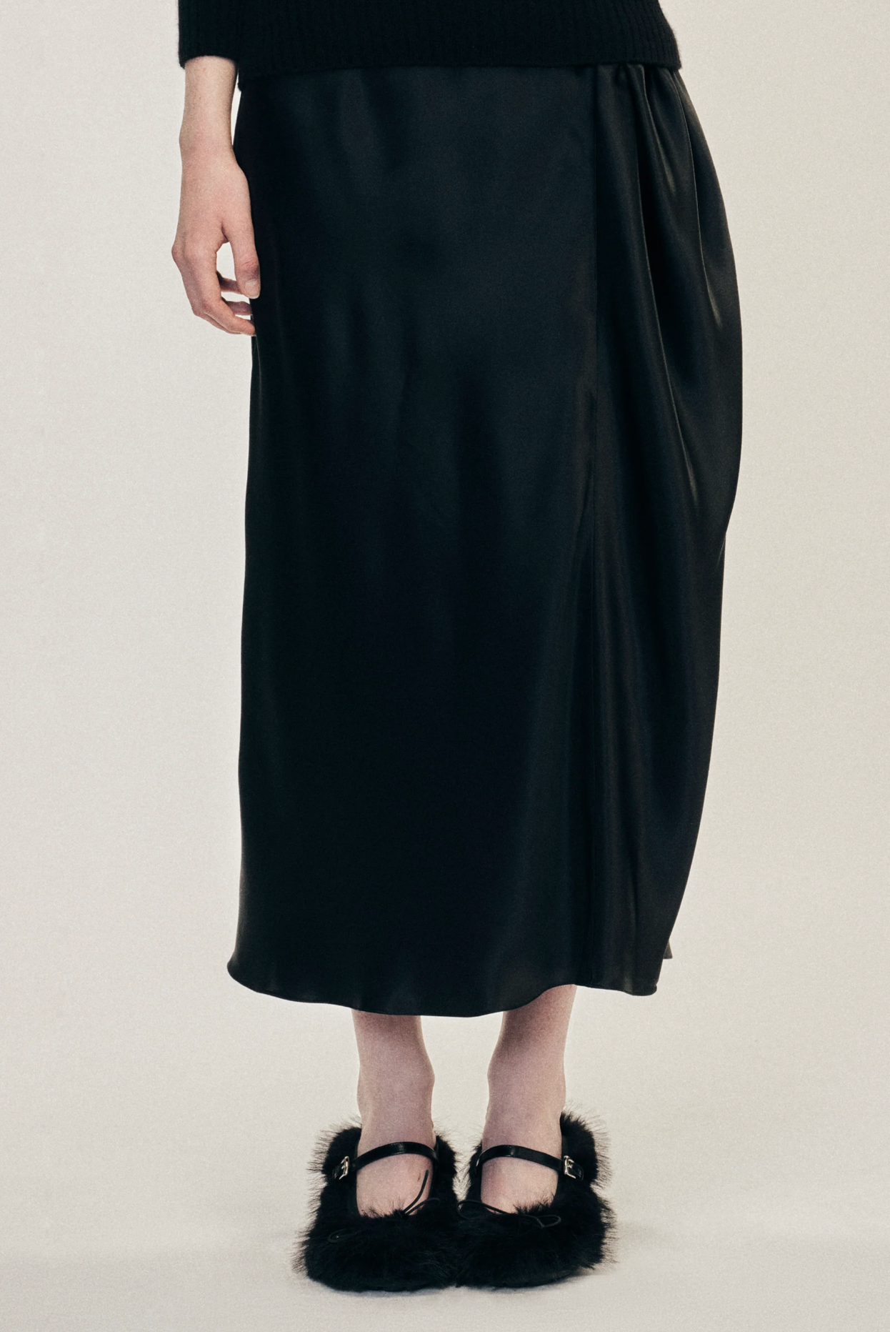 Silk Satin Hip Easy Skirt Black